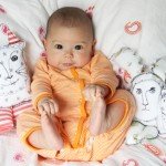 Babaruhákból plüssfigura - Alisa Burke