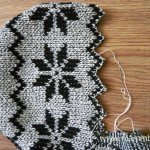 Kötött pulcsiból kesztyű és sapkasál 11