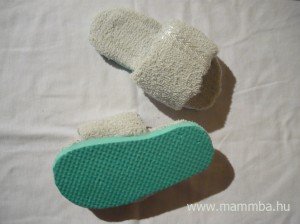 Gyerek fürdőpapucs törölközőből