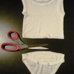 Kinőtt body-ból rugdalózó kisfiúknak