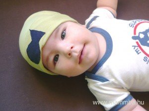 Strandruha és fejkendő pólóból