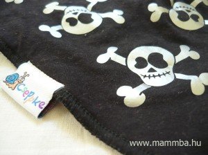 Cseppke babasál, nyálfogó kendő