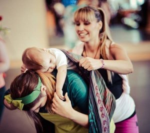 Maminbaba hordozós latin fitnesz