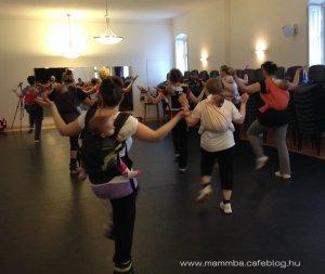 Maminbaba hordozós latin fitnesz