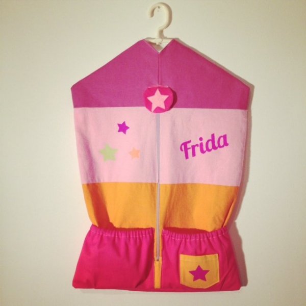 Jelek és név az ovis zsákon