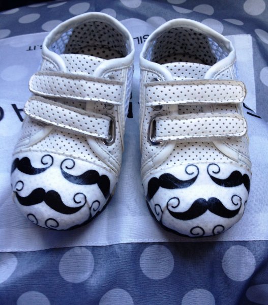 Kopott orrú gyerekcipő felújítása