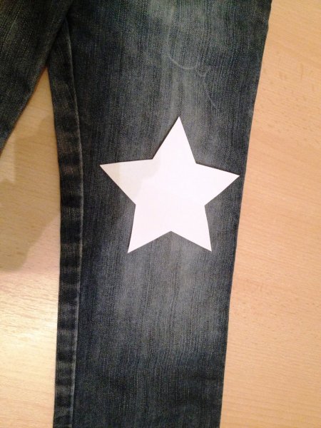 Kiszakadt gyereknadrág foltozása varrógép nélkül