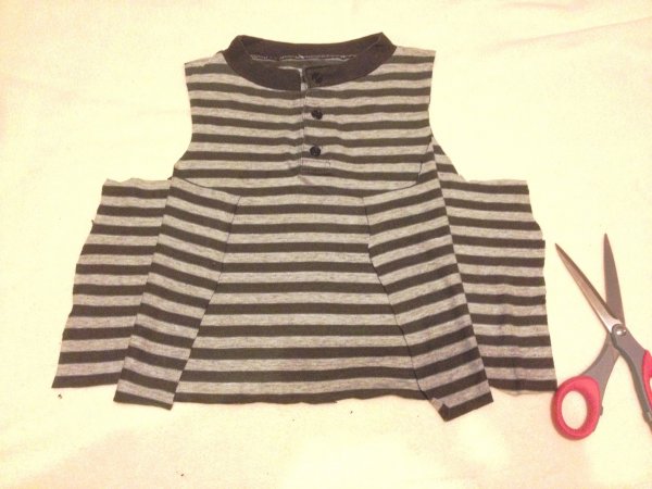 Felnőtt pólóból trikó, szoknya vagy rövidnadrág készítése