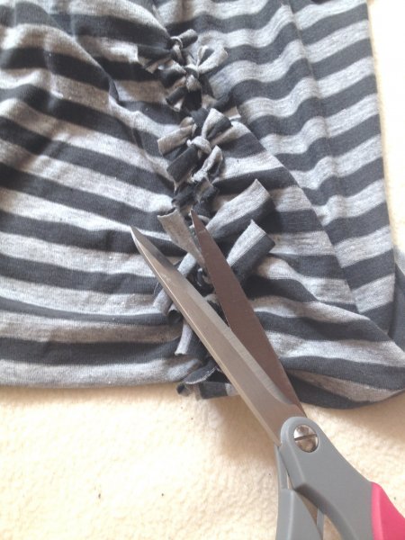 Felnőtt pólóból trikó, szoknya vagy rövidnadrág készítése