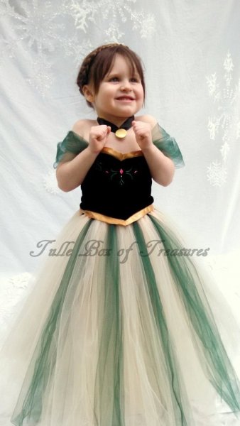 Anna ruhája egyszerűen